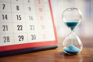 Calendar-hourglass-time